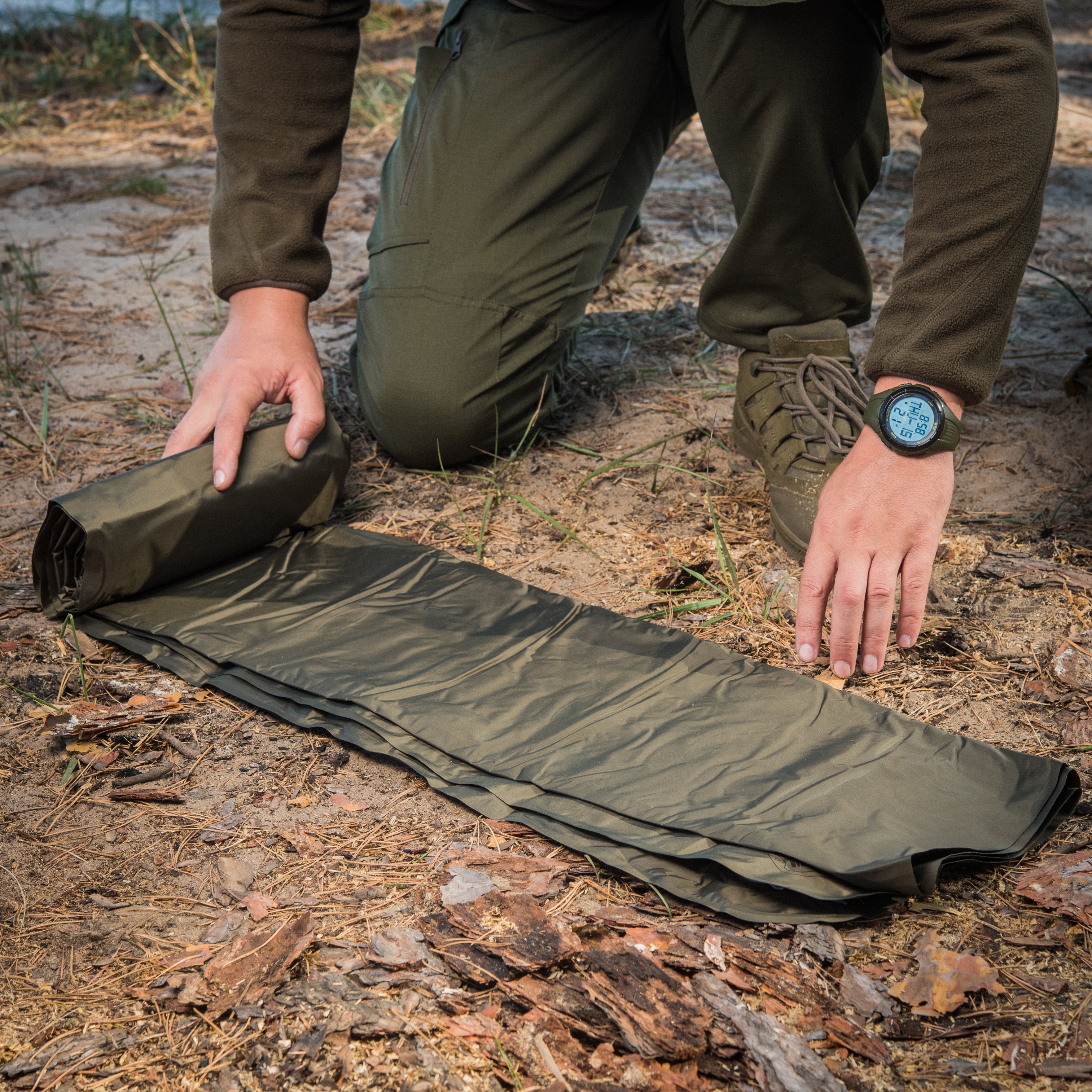 M-Tac inflatable sleeping pad 77" x 47" Olive