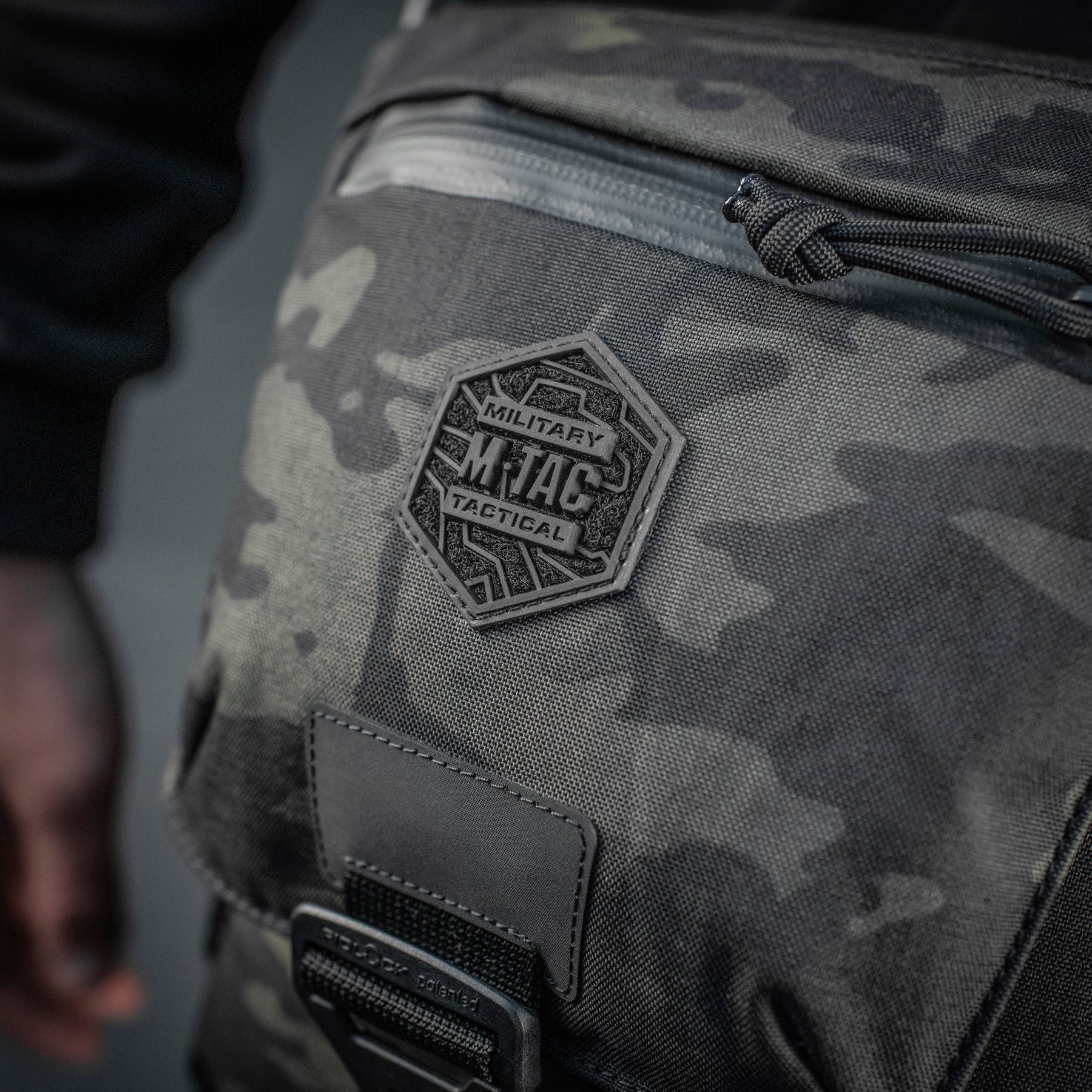 M-Tac Satellite Magnet Bag Elite Hex Black